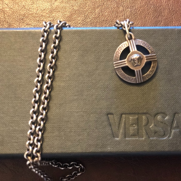🔥Versace Medusa necklace with greek keys original - Picture 2 of 6
